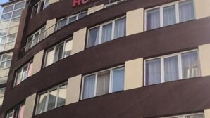 A multi-story building with the sign "HOTEL ELIZEU" on the facade. - Elizeu Hotel (Bucharest)