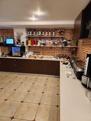 Daily buffet breakfast for a fee - Elizeu Hotel (Bucharest)