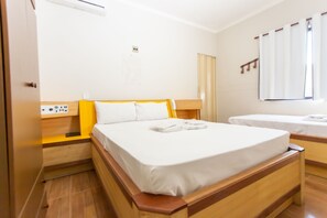 三人房 | 免费 WiFi、床单