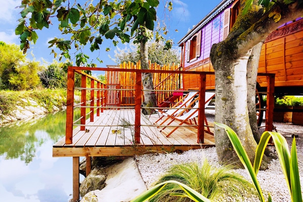 Roulotte Tzigane Climatisée avec Terrasse Privative | Terrace/patio