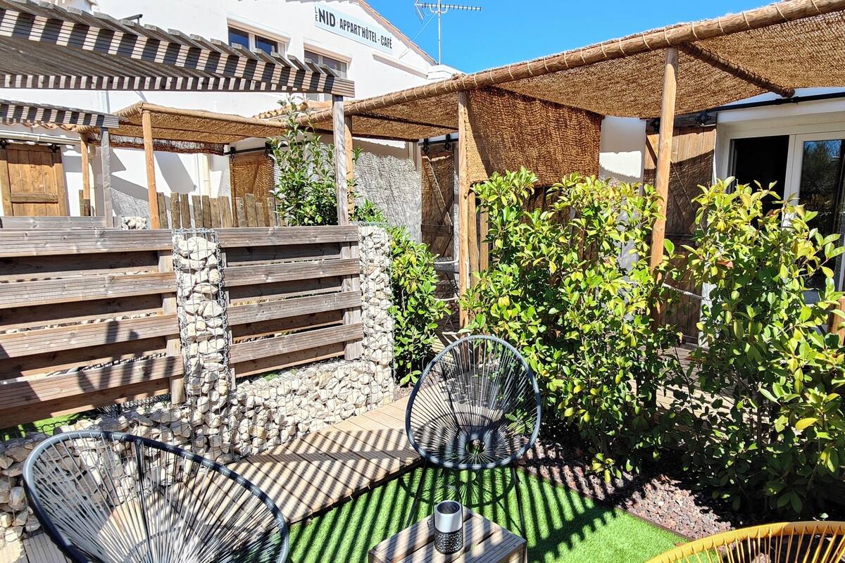 Superior Apartment, Terrace | Premium bedding, desk, soundproofing, WiFi (free)