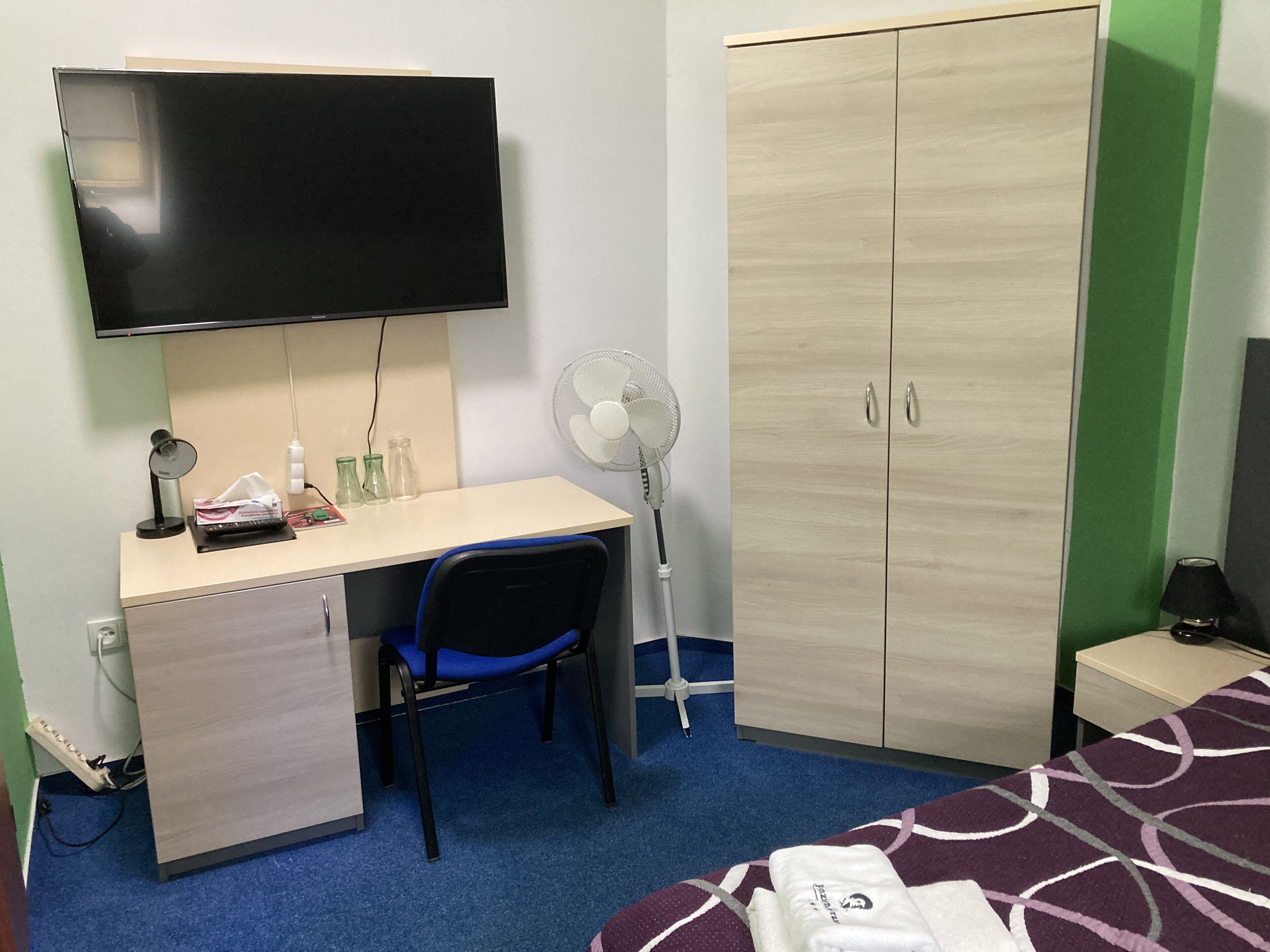 1 soverom, safe på rommet, wi-fi (inkludert) og sengetøy