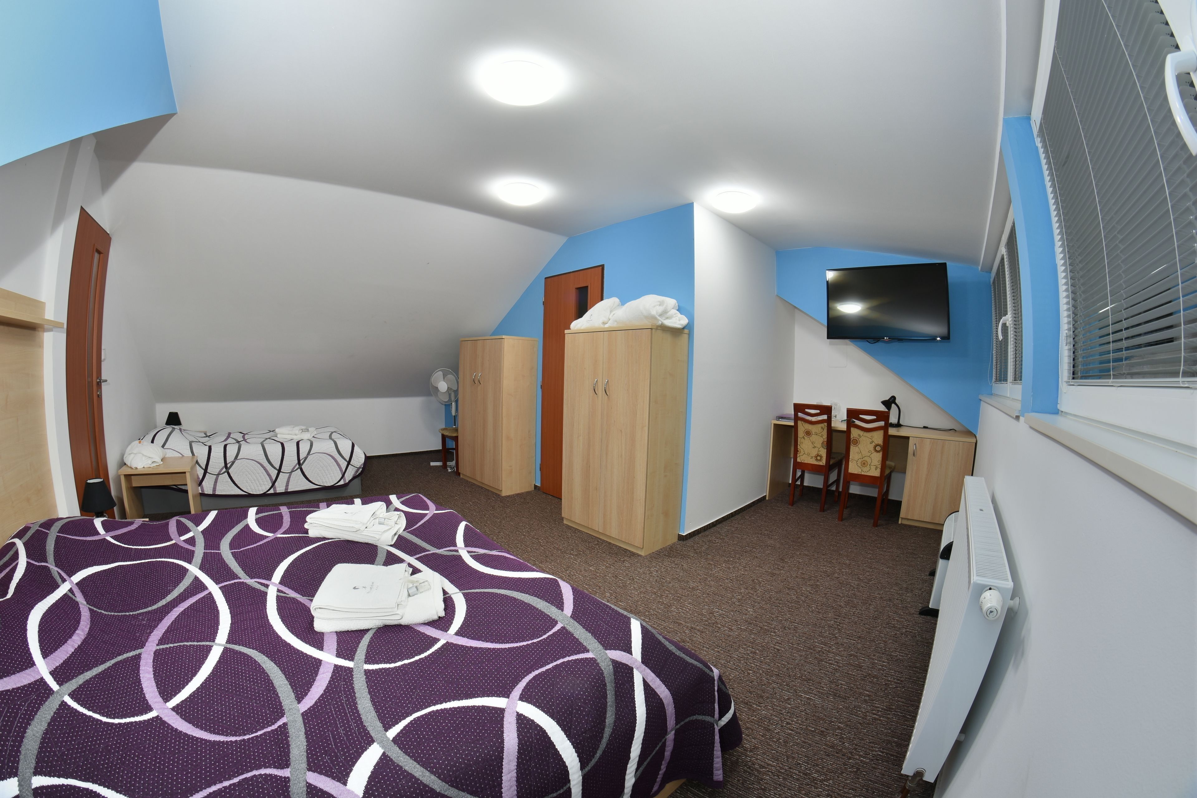 1 soverom, safe på rommet, wi-fi (inkludert) og sengetøy