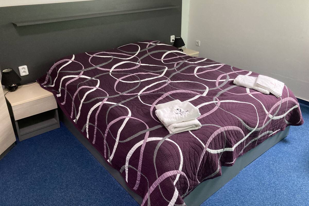 1 chambre, coffres-forts dans les chambres, Wi-Fi gratuit, draps fournis