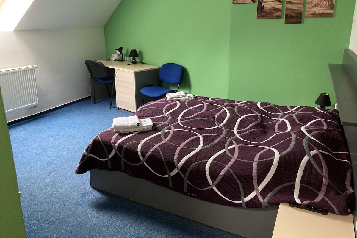 1 bedroom, in-room safe, free WiFi, bed sheets