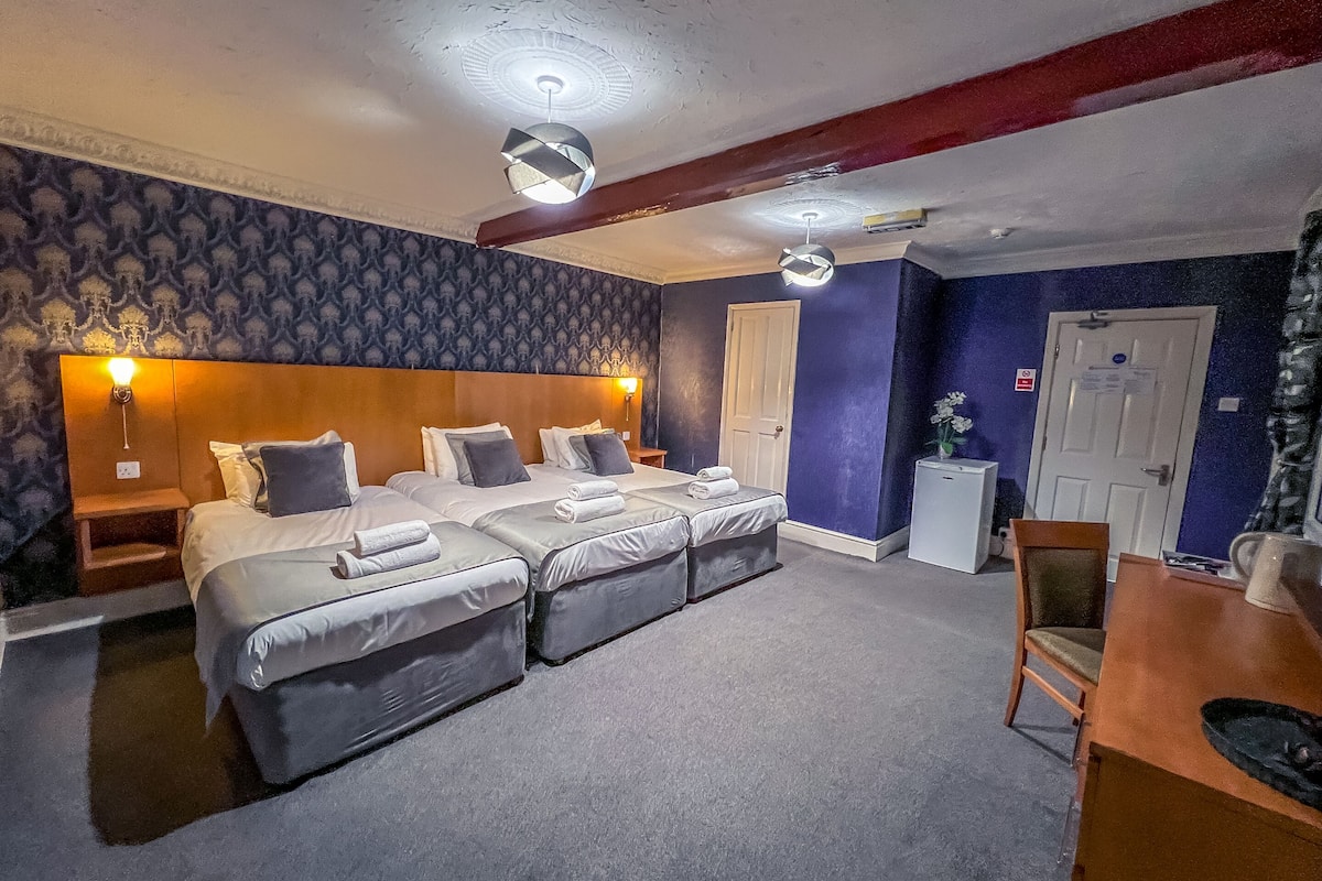 premium triple room, ensuite, harbour view