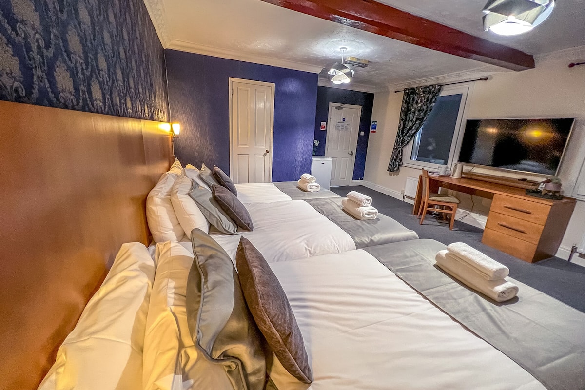 premium triple room, ensuite, harbour view