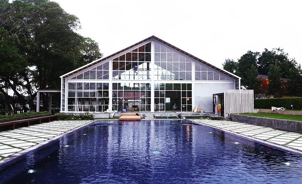 Piscine extérieure