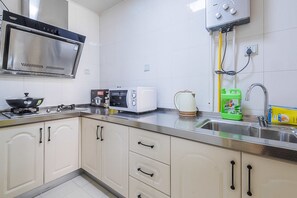 Suite, 2 Schlafzimmer | Eigene Kochnische | Kühlschrank, Mikrowelle, Wasserkocher, Kochgeschirr/Geschirr/Besteck