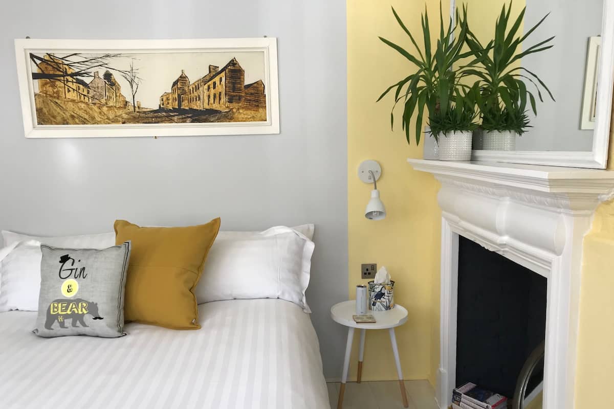 Cubrecamas, decoración personalizada y muebles diferentes