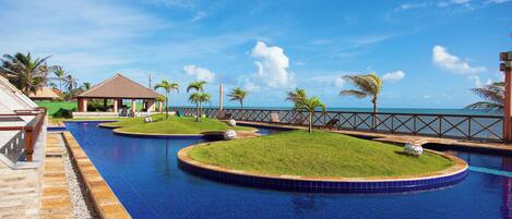 2 outdoor pools