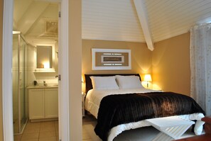 Deluxe Apartment, 2 Bedrooms, 2 Bathrooms, Mountain View | Iron/ironing board, cribs/infant beds, free WiFi, bed sheets