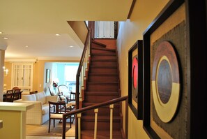 Deluxe Apartment, 2 Bedrooms, 2 Bathrooms, Mountain View | Living area - Duplex Bela Vista - 008 (Gramado)