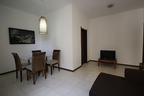 Standard Apartment, 2 Bedrooms | Living room - GoHouse Visconde 904 (Rio de Janeiro)