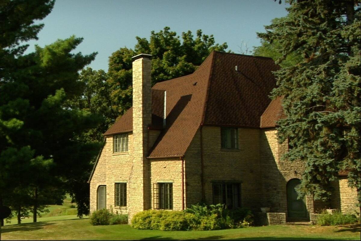 Comfort House, 3 Bedrooms, Golf View (Dawson Home) | 1 bedroom, desk