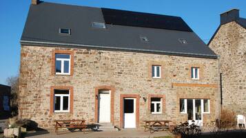 Façana frontal de l'allotjament