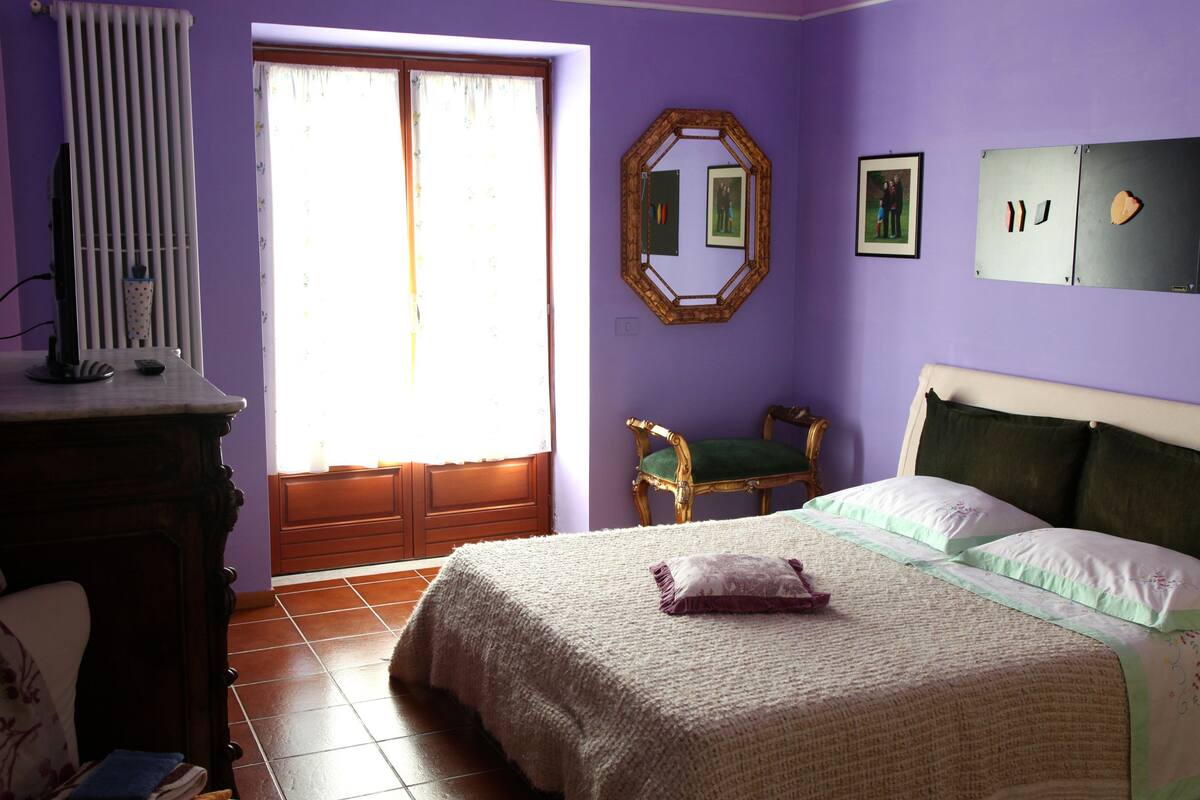 1 bedroom, premium bedding, iron/ironing board, rollaway beds