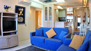 Apartment, Mountain View, Mountainside | Living room | TV - Apartamento Bela Vista - 048 (Gramado)