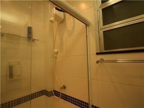 Dusche im Bad