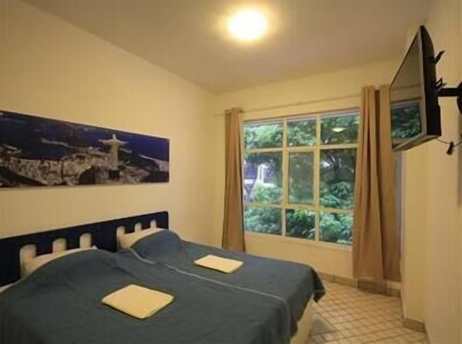 2 habitaciones, escritorio y cortinas blackout 