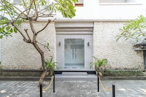Front of property - Srikrisna Homestay (Seminyak)