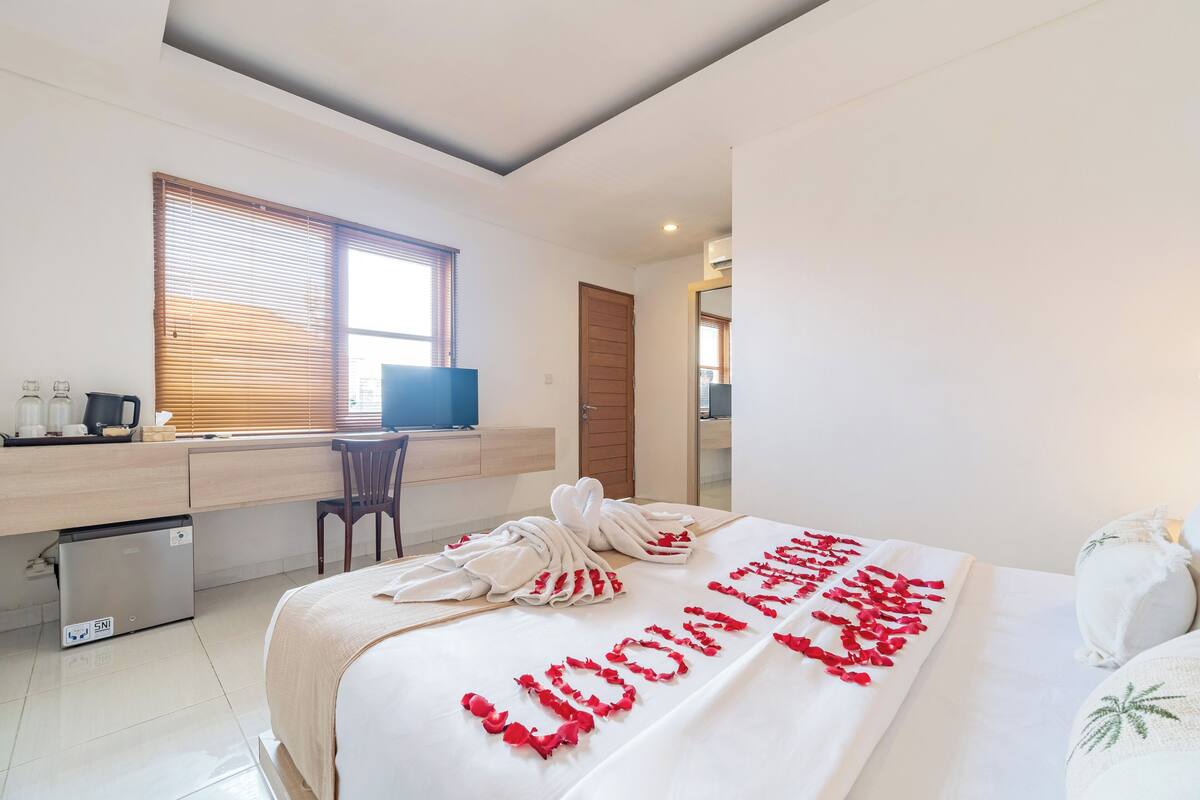 Superior Double Room | Minibar, desk, soundproofing, free WiFi