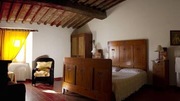 Apartment, 3 Bedrooms | Premium bedding, free WiFi, bed sheets