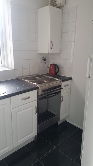 Apartment, 1 Bedroom | Private kitchen