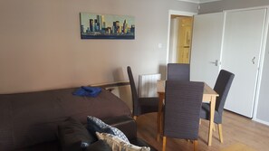 Appartement, 1 chambre | Restauration dans la chambre