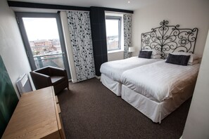 Apartment, 2 Bedrooms, Kitchen | 10 bedrooms, premium bedding, desk, soundproofing - Cranbrook House Serviced Apartments (Nottingham)