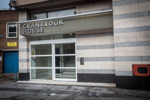 Property entrance - Cranbrook House Serviced Apartments (Nottingham)