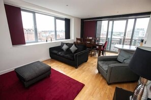 Apartment, 2 Bedrooms, Kitchen | Living room