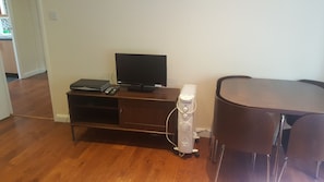 Apartment, 1 Bedroom | In-room dining