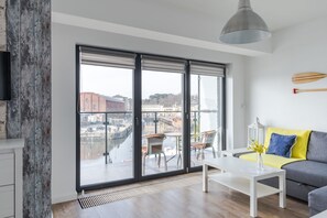 슈피리어 아파트, 침실 1개, 테라스 (Bulwar Marina) | 거실 공간 | 평면 TV