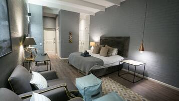 Suite (Garden) | 1 bedroom, individually decorated, individually furnished, free WiFi