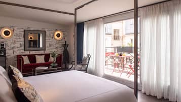 Ropa de cama de alta calidad y minibar