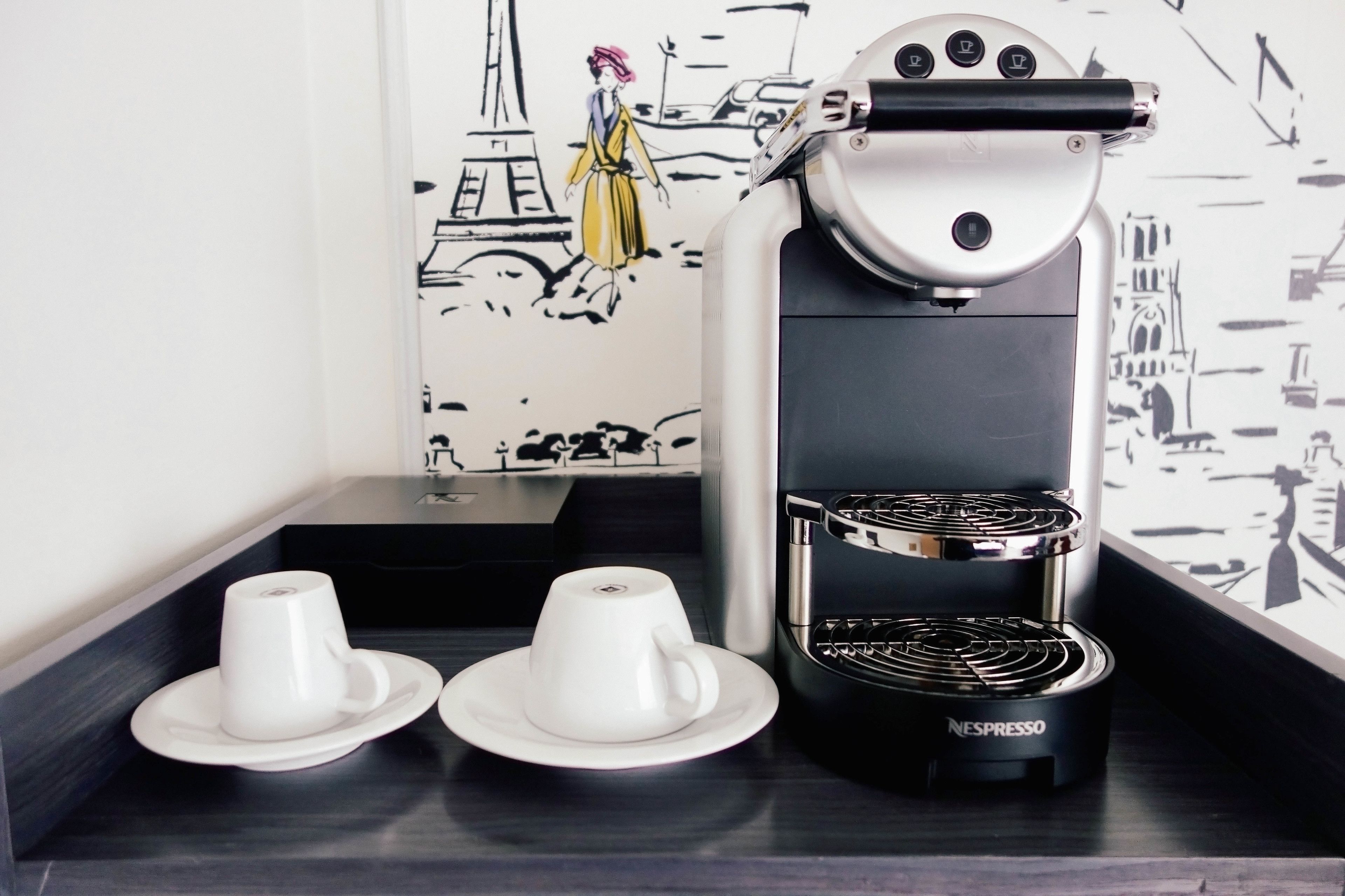 suite (l’atelier) | coffee and/or coffee maker