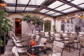 Terrace/patio - Mom’Art Hotel (Paris)