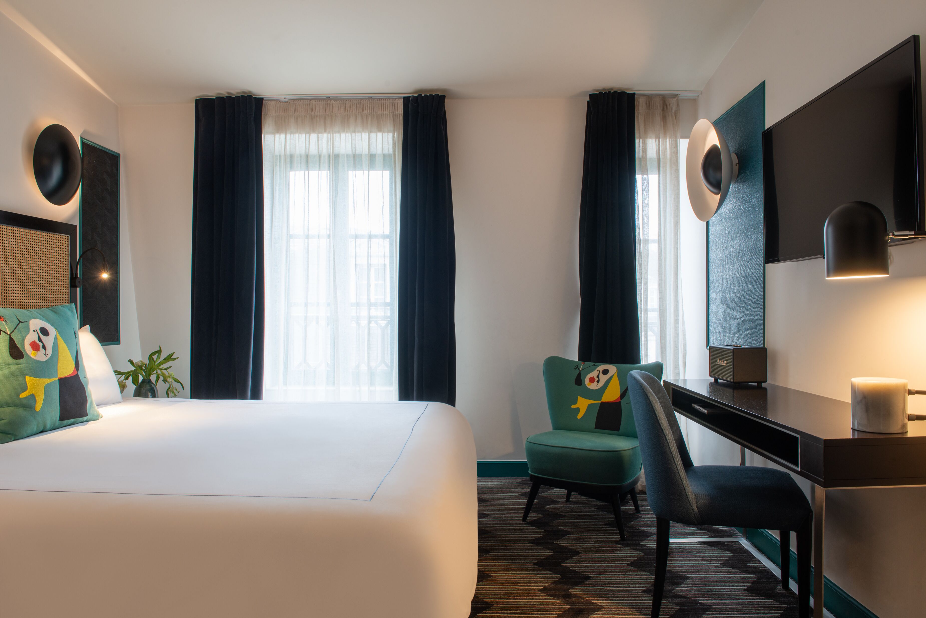double room (les artistes) | premium bedding, minibar, in-room safe, desk