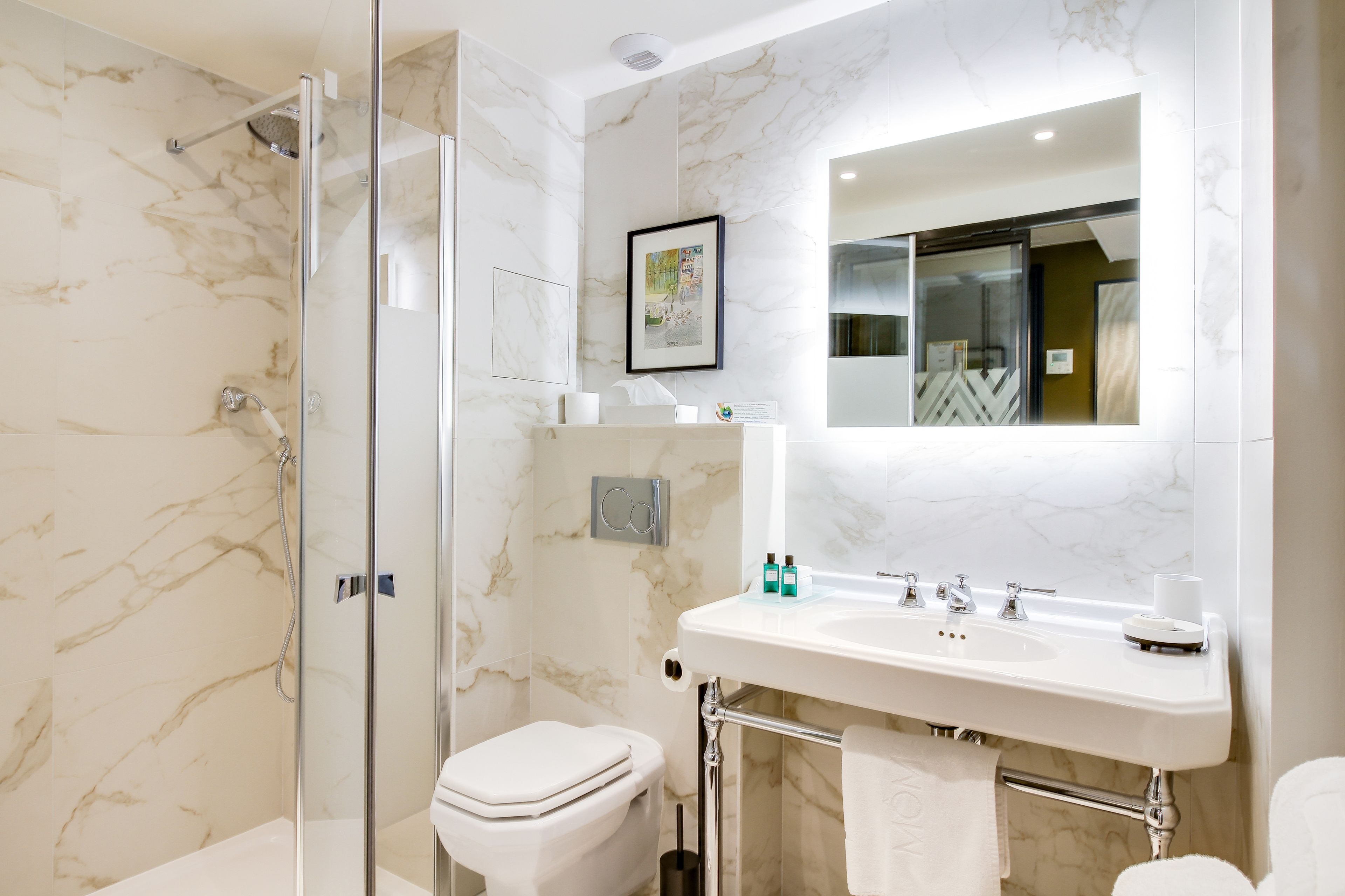 double room (la couture) | bathroom | shower, free toiletries, hair dryer, towels