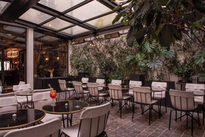 Terrace/patio - Mom’Art Hotel (Paris)