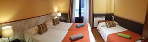 Triple Room, Shared Bathroom | Balkoni