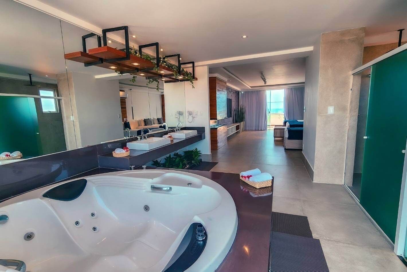 luxury apartment | 1 bedroom, minibar, desk, laptop workspace