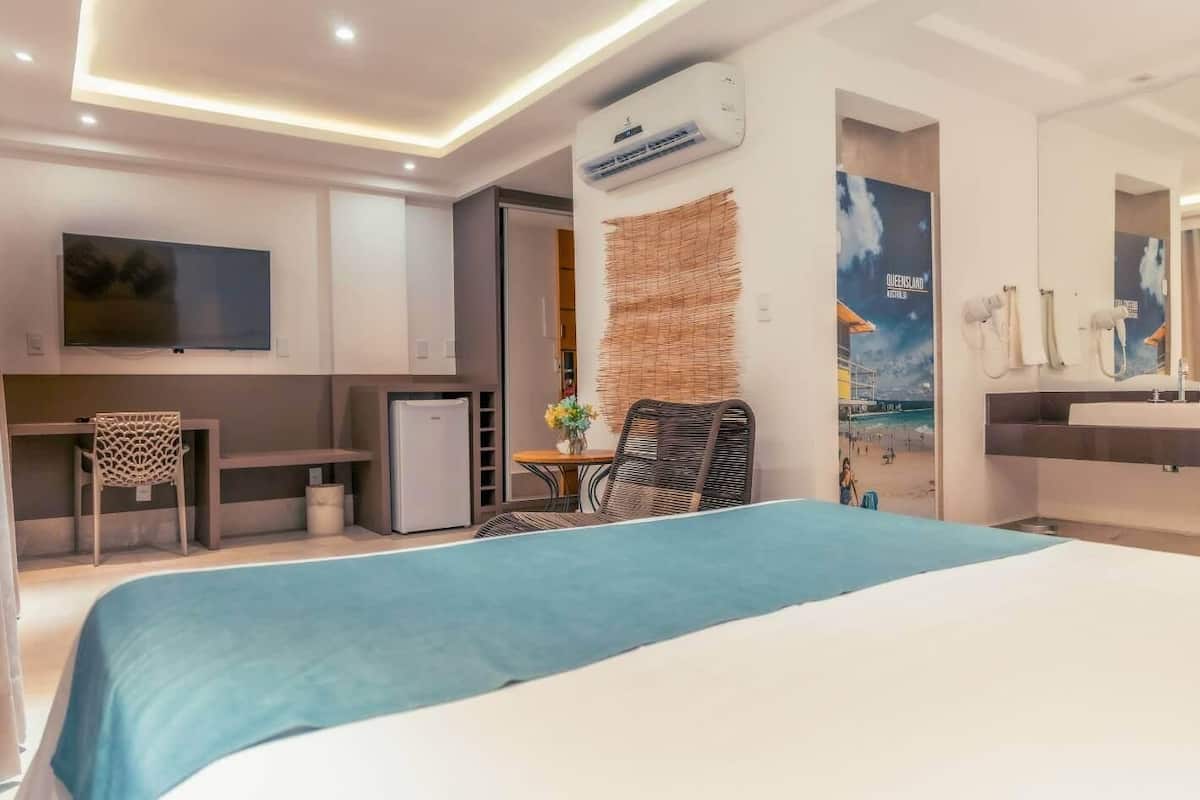 1 bedroom, minibar, desk, laptop workspace