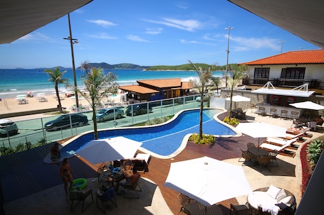 Outdoor pool. Paradiso Pero Praia Hotel