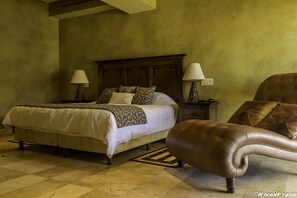 Luxury Apartment, 3 Bedrooms, Accessible, Partial Ocean View