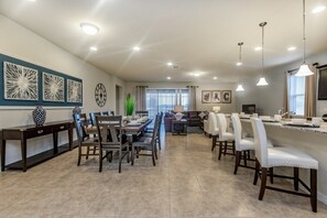 Departamento, varias habitaciones | Área de sala de estar