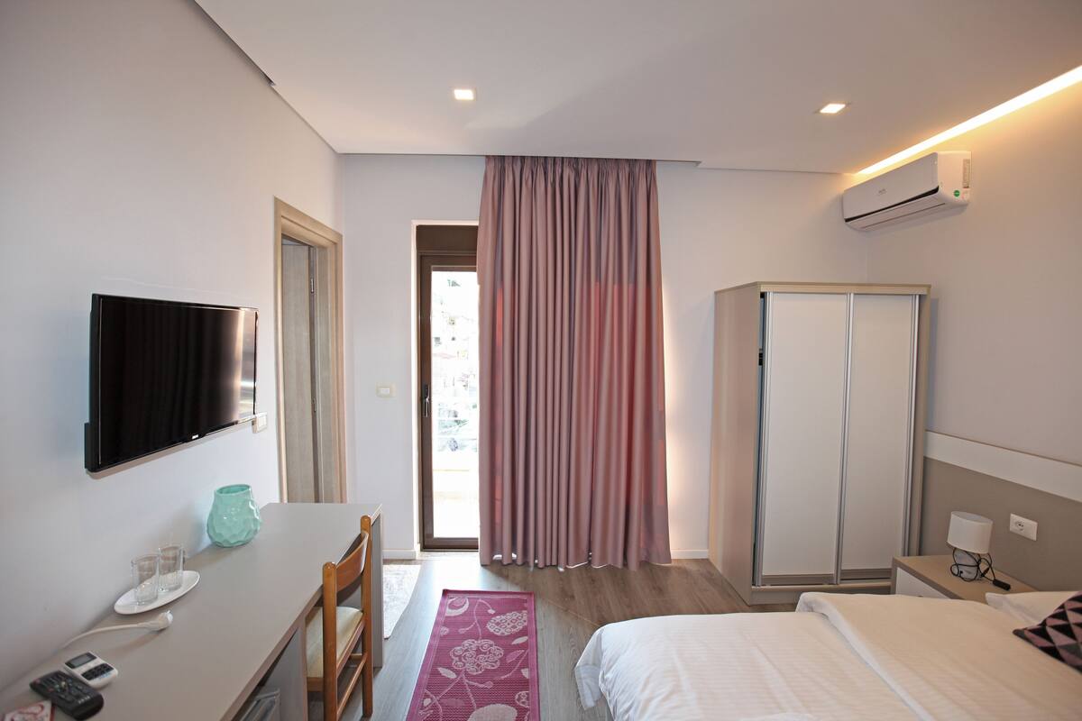 Double Room, Balcony