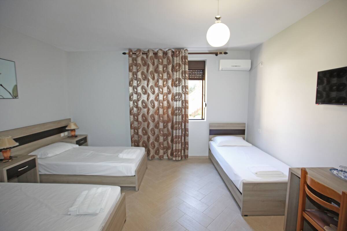 Economy Triple Room