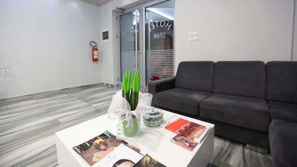 Lobby sitting area - Hotel Star (Sarandë)